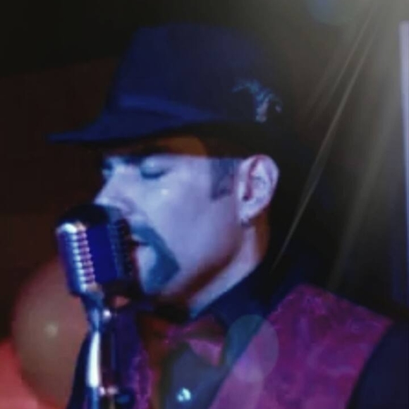 Meet your Posher, Matthew - Picture 1 of 1